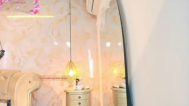 Snapshot of briannaduque chatting on October 16, 1:30 pm briannaduque online show from October 16, 1:30 pm