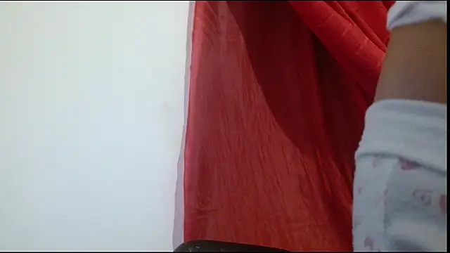 Snapshot of Talia_sweet25 chatting on February 21, 4:29 am Talia sweet25 online show from February 21, 4:29 am