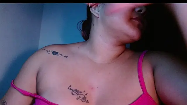 Snapshot of Talia_sweet25 chatting on September 21, 2:28 am Talia sweet25 online show from September 21, 2:28 am