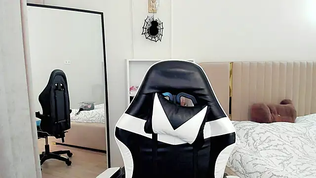 may mia online show from November 23, 2:32 am