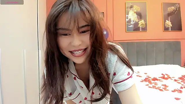 may mia online show from March 10, 7:00 am