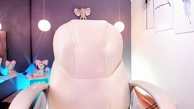 Snapshot of cami_rouxxx_ chatting on September 12, 8:41 pm cami rouxxx online show from September 12, 8:41 pm
