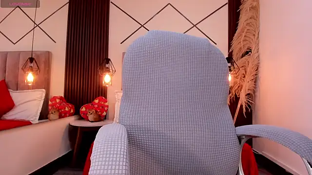 Snapshot of cami_rouxxx_ chatting on July 16, 10:18 pm cami rouxxx online show from July 16, 10:18 pm