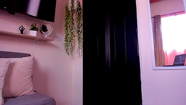 sofiaVelez01 online show from May 4, 4:10 pm