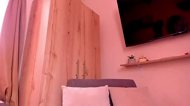 Snapshot of sofiaVelez01 chatting on June 9, 5:58 pm sofiaVelez01 online show from June 9, 5:58 pm