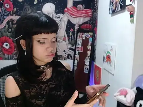 Snapshot of hachi_kitty chatting on April 28, 10:47 pm hachi kitty online show from April 28, 10:47 pm