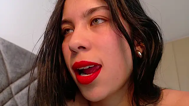 lia  Suummer online show from March 13, 8:00 pm