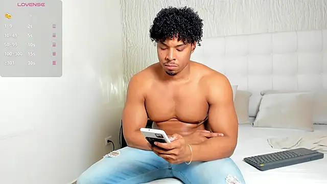 Snapshot of Jacub_Micke1 chatting on May 6, 11:31 pm Jacub Micke1 online show from May 6, 11:31 pm