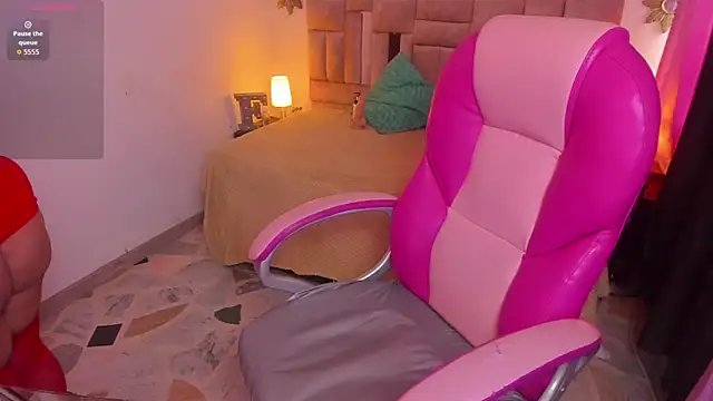 olivia willd online show from March 4, 8:05 pm