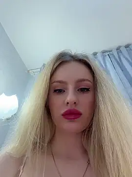 Snapshot of CaseyCumFace chatting on July 8, 7:36 pm CaseyCumFace online show from July 8, 7:36 pm