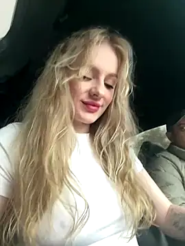 Snapshot of CaseyCumFace chatting on November 3, 8:40 am CaseyCumFace online show from November 3, 8:40 am