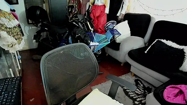 Snapshot of dirtyvalentina4u chatting on February 7, 1:04 am dirtyvalentina4u online show from February 7, 1:04 am