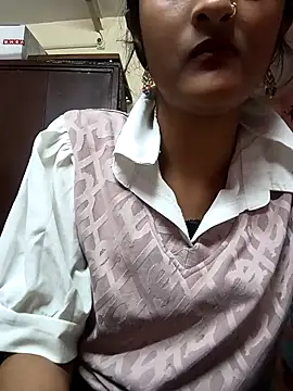 Snapshot of BabySlimmy10 chatting on March 17, 10:51 pm BabySlimmy10 online show from March 17, 10:51 pm