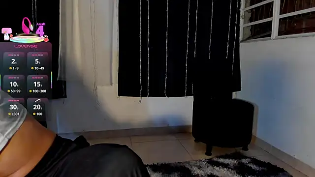 Snapshot of Dakota_M1 chatting on October 2, 4:27 am Dakota M1 online show from October 2, 4:27 am
