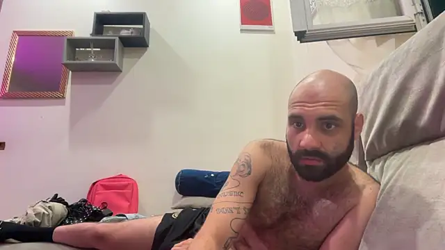 Snapshot of danibigcazz chatting on June 22, 9:34 pm danibigcazz online show from June 22, 9:34 pm