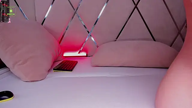 Snapshot of TerryBeauty chatting on December 5, 4:44 am TerryBeauty online show from December 5, 4:44 am