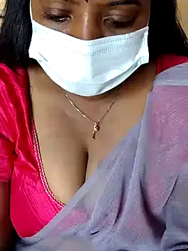 Snapshot of sheela28 chatting on December 14, 9:18 am sheela28 online show from December 14, 9:18 am