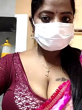 Snapshot of sheela28 chatting on December 11, 5:04 pm sheela28 online show from December 11, 5:04 pm