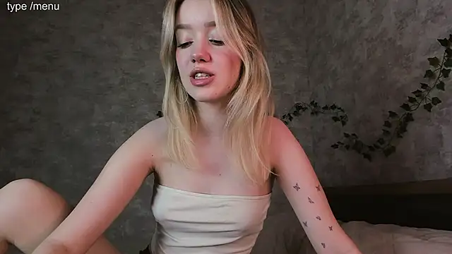 cutiemia0 online show from March 13, 6:51 am