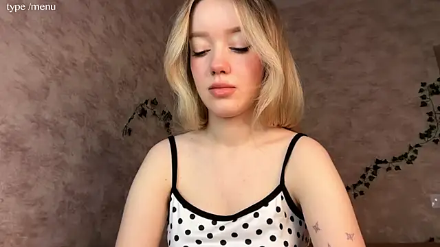 cutiemia0 online show from July 9, 2:12 am