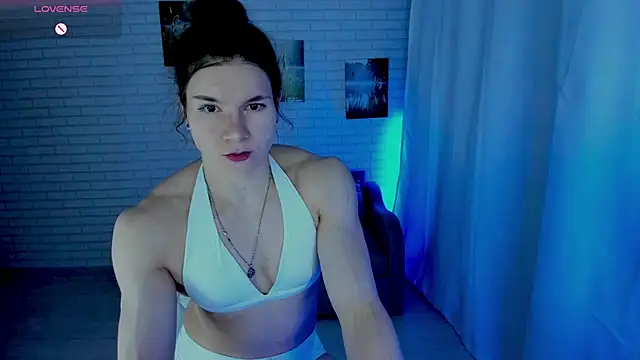 Lisa Ray online show from June 18, 9:31 pm