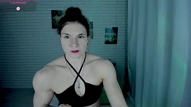 Lisa Ray online show from February 24, 9:48 pm