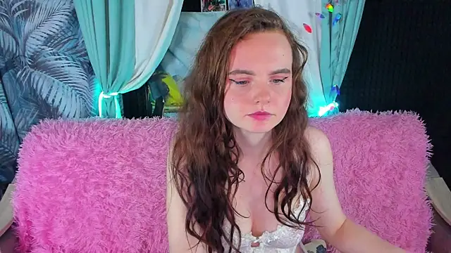 Snapshot of AmA_lia_ chatting on October 29, 1:43 pm AmA lia online show from October 29, 1:43 pm