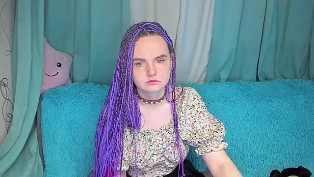 AmA lia  online show from April 9, 11:49 am