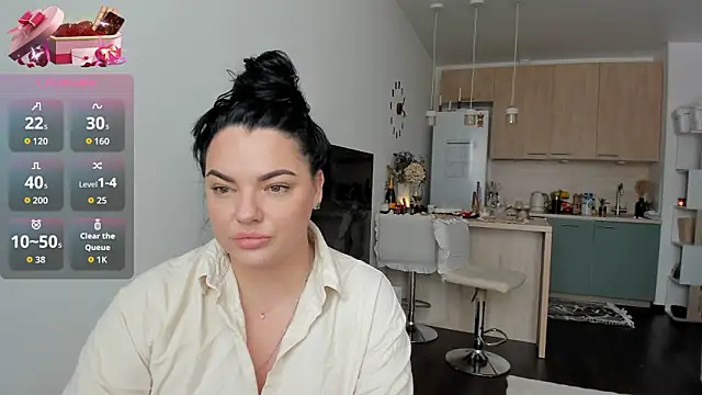 Snapshot of Amie_Hill chatting on February 2, 10:14 am Amie Hill online show from February 2, 10:14 am