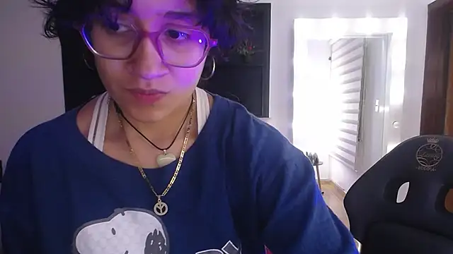 Lili Gomez  online show from November 30, 12:39 pm