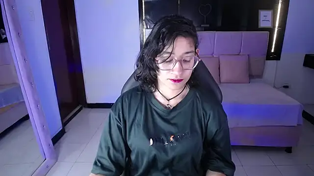 Lili Gomez  online show from September 13, 10:59 am