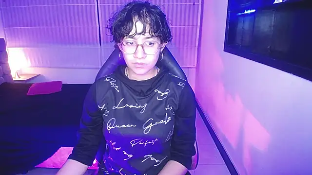 Lili Gomez  online show from January 9, 10:55 am