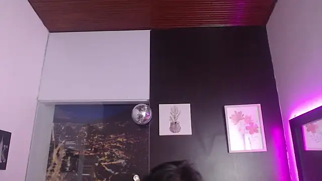 Lili Gomez  online show from November 2, 12:10 pm