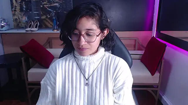 Lili Gomez  online show from September 9, 2:04 pm