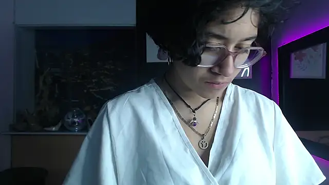 Lili Gomez  online show from October 3, 12:50 pm