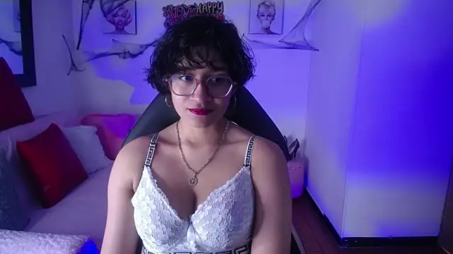 Lili Gomez  online show from October 23, 2:16 pm