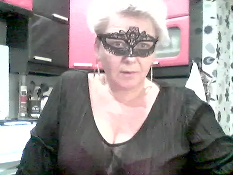 Lisa Suzie online show from March 13, 5:18 pm