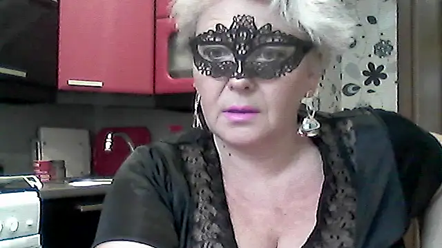 Snapshot of Lisa_Suzie chatting on October 16, 7:49 am Lisa Suzie online show from October 16, 7:49 am