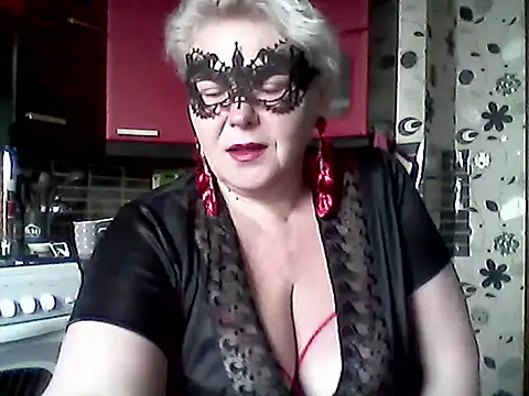 Lisa Suzie online show from March 24, 6:46 am