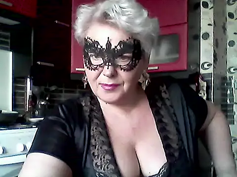 Lisa Suzie online show from March 31, 7:32 am