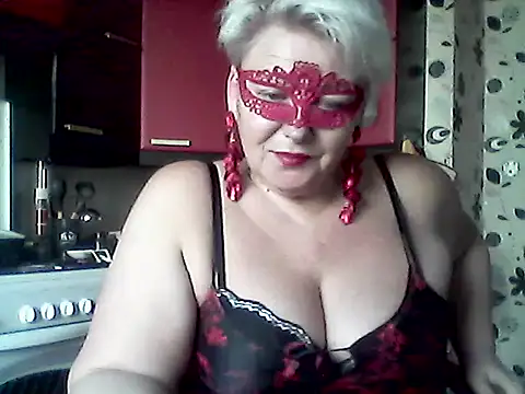 Lisa Suzie online show from March 15, 7:26 am