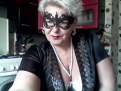 Lisa Suzie online show from March 18, 9:01 am