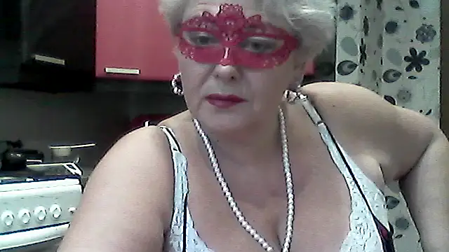 Snapshot of Lisa_Suzie chatting on October 11, 6:47 am Lisa Suzie online show from October 11, 6:47 am
