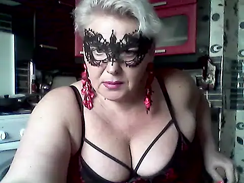 Lisa Suzie online show from April 2, 6:53 am