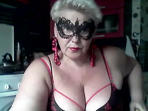 Lisa Suzie online show from May 11, 10:49 am