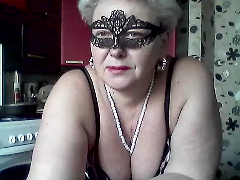 Lisa Suzie online show from March 12, 7:45 am