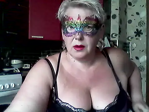 Lisa Suzie online show from May 22, 8:12 am