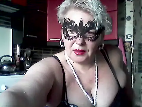 Lisa Suzie online show from April 14, 6:29 am