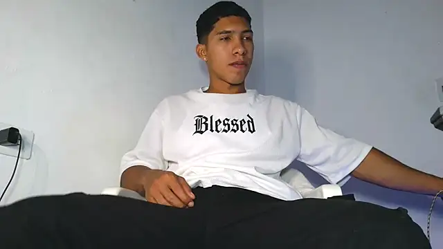 maximo vega newv online show from March 26, 7:45 pm