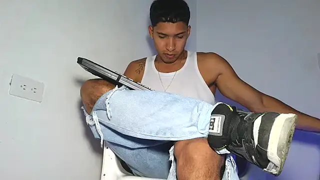 maximo vega newv online show from March 25, 8:19 pm